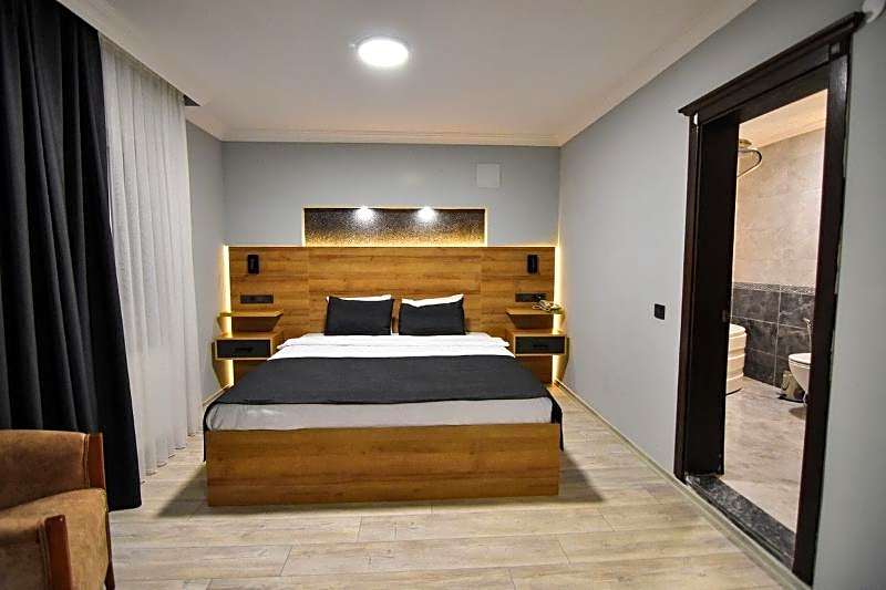 Green Palace Suite Hotel