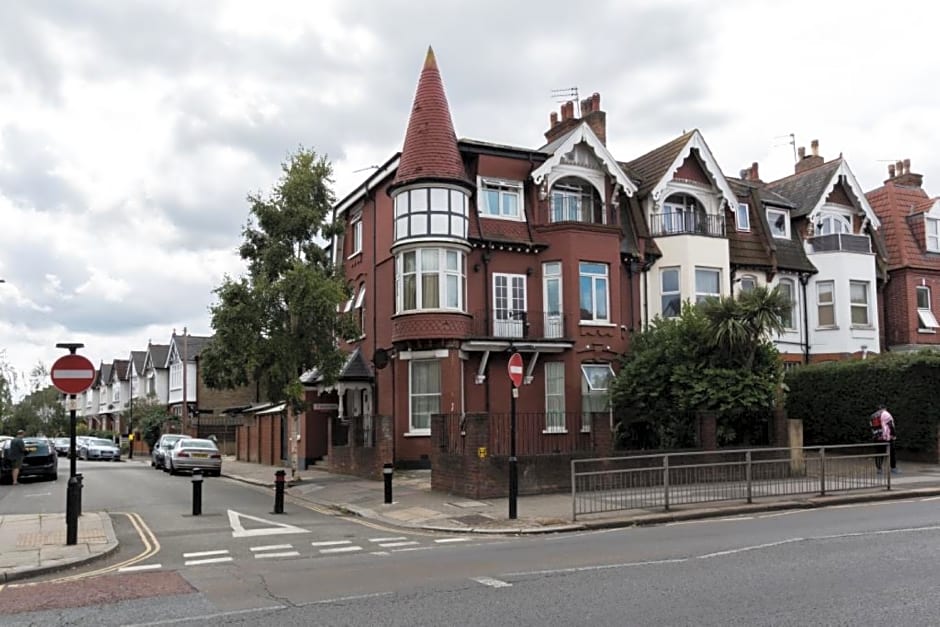 OYO TamTam Acton Hotel