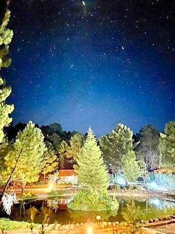 La cabaña del lago en ZAFIRO LAGUNAZO Parque Natural del Río Mundo