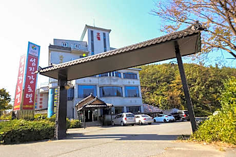 Hadong Seomjingang Hotel