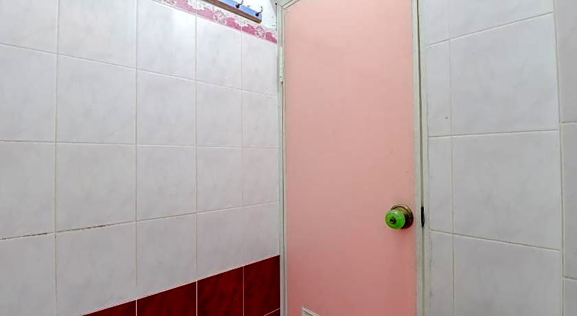 Adinda Beach Hotel and Villa