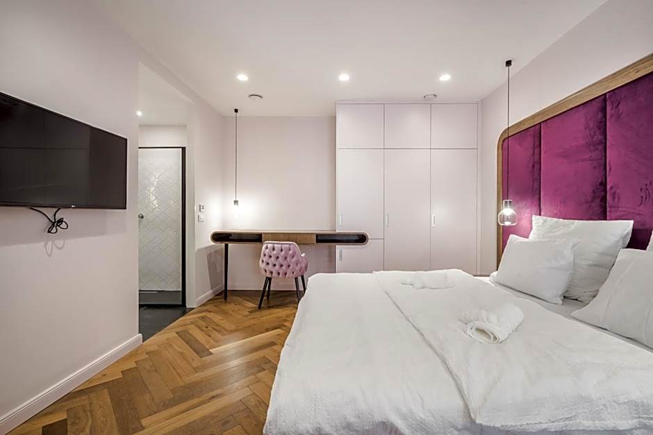 Budapest Eye- Boutique Suites, by BQA