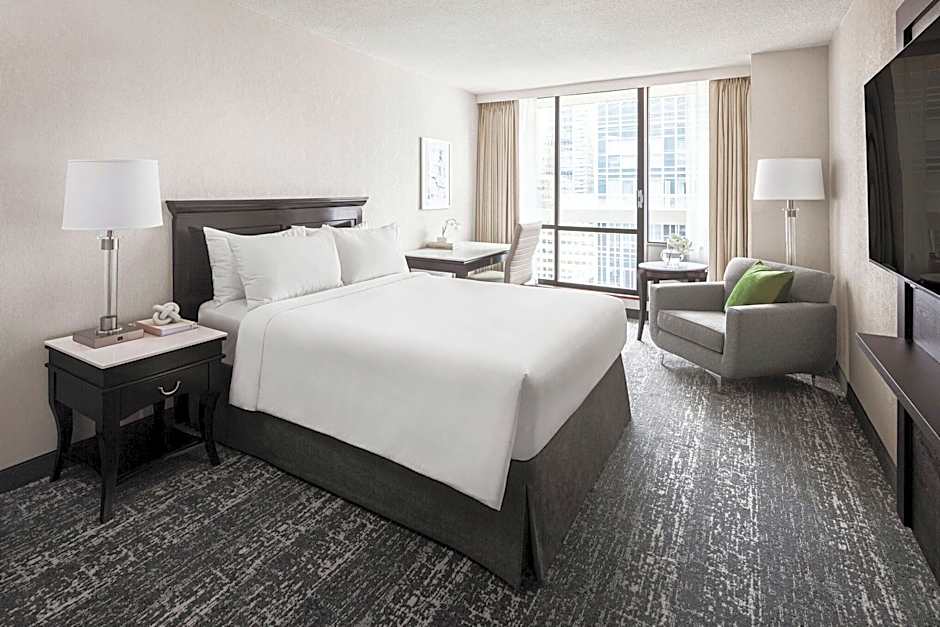 Photo 1 of 2 of Chelsea 1 Queen Bed