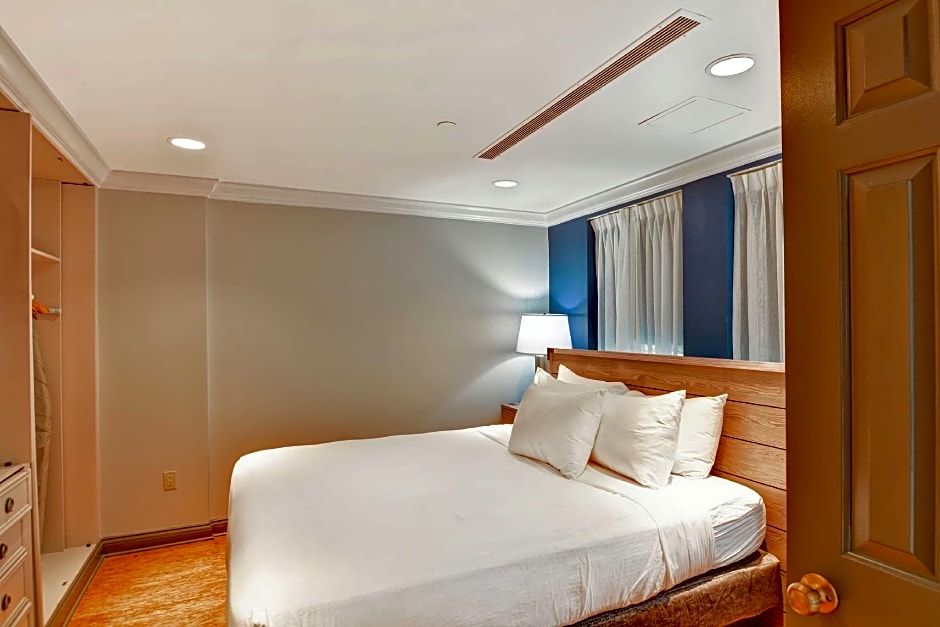 Photo 1 of 1 of Presidential 1 Bedroom 1 King Bed Suite