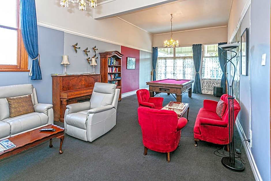 Lady Bowen Bed & Breakfast