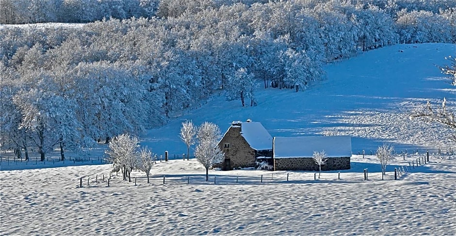AUX PORTES D'AUBRAC studio 2 personnes