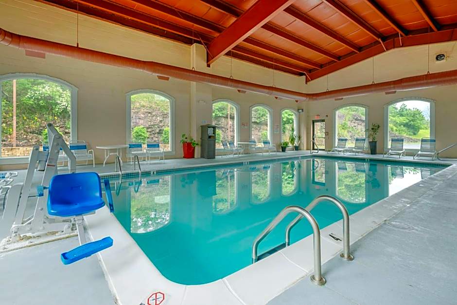 Best Western Plus Poconos Hotel