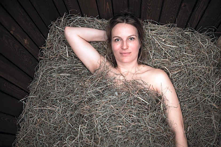 Aparthotel Familiaris - Family Apartments - Pools & Spa in Dolomites