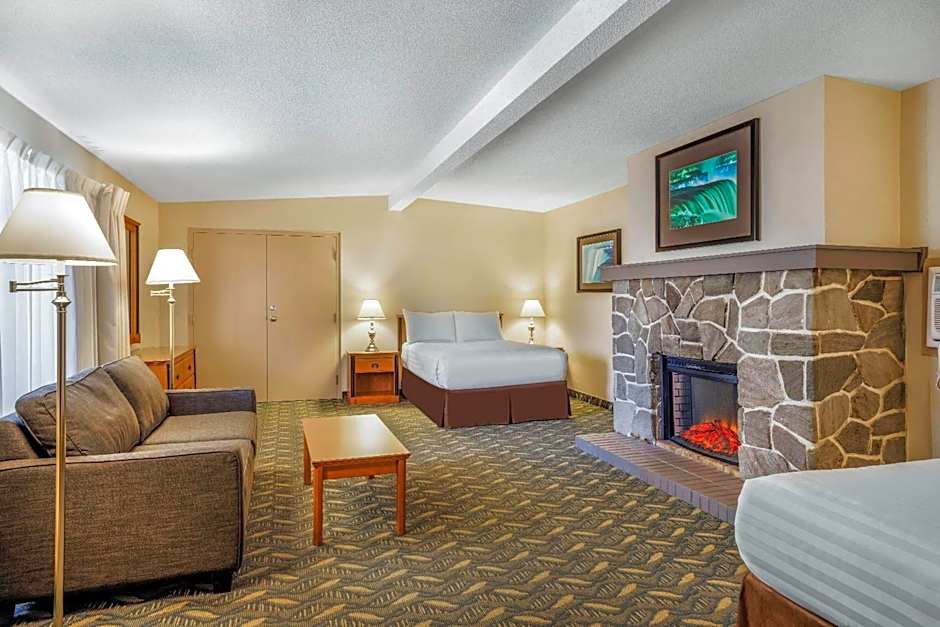 Travelodge by Wyndham Niagara Falls at the Falls