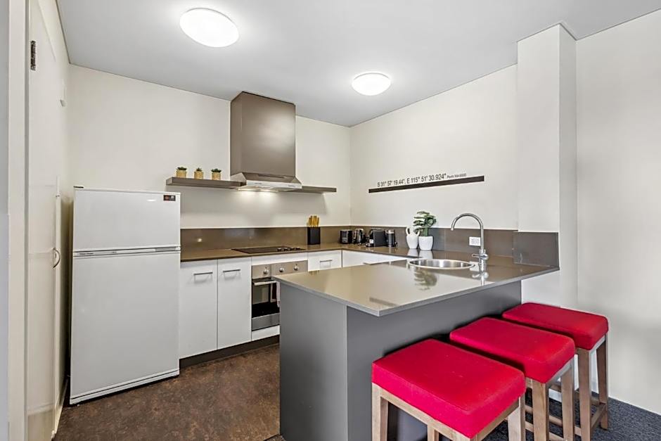 Cozy 2-Bedroom Apartment with City Views