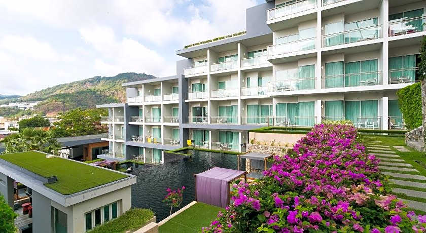 Sugar Palm Grand Hillside