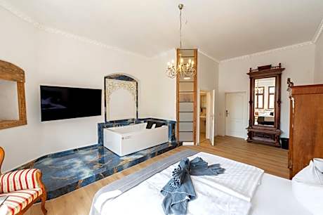 Deluxe Junior Suite