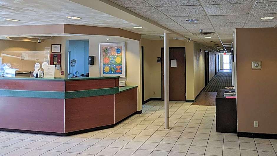 St Clair Inn and Suites