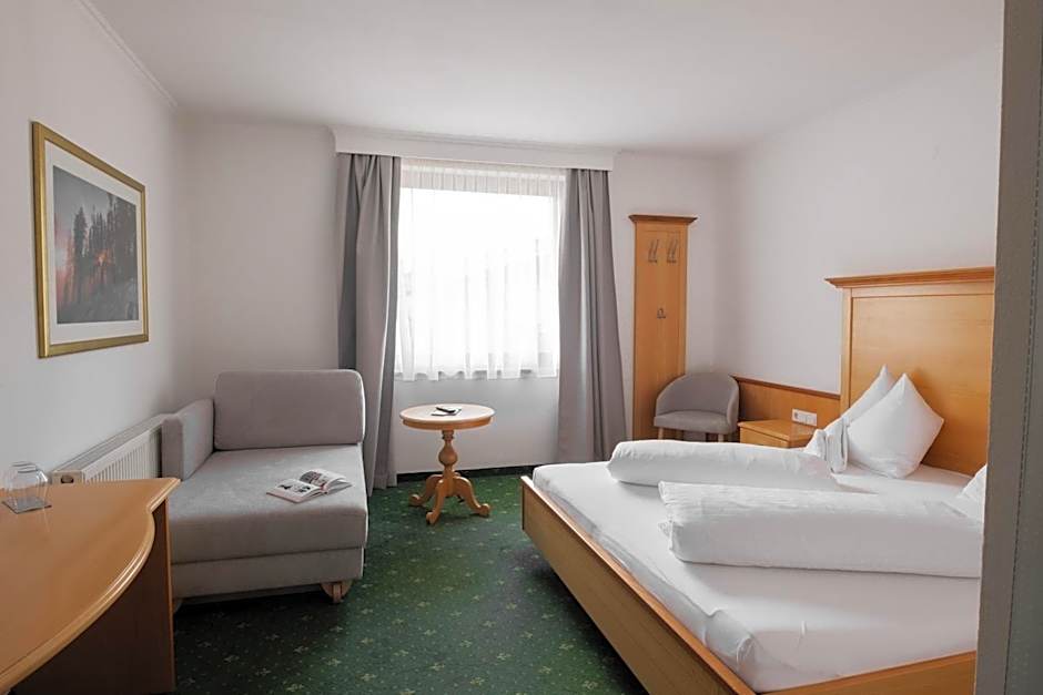 Hotel Martini Kaprun including free parking and Zell am See-Kaprun summer card