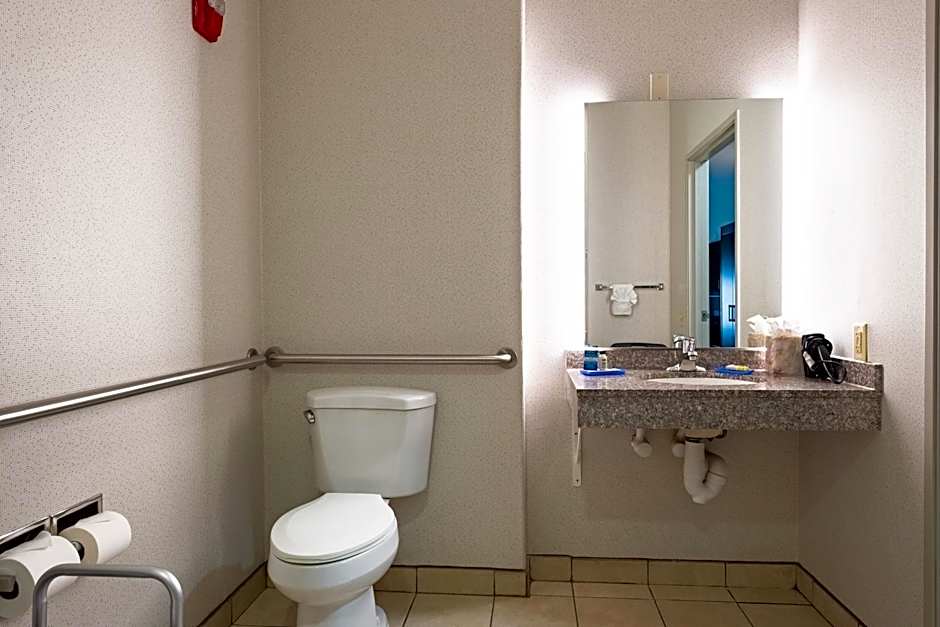 Holiday Inn Express Hotel & Suites Evanston By IHG