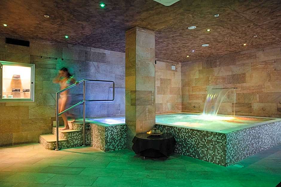 Hotel Costazzurra Museum & Spa