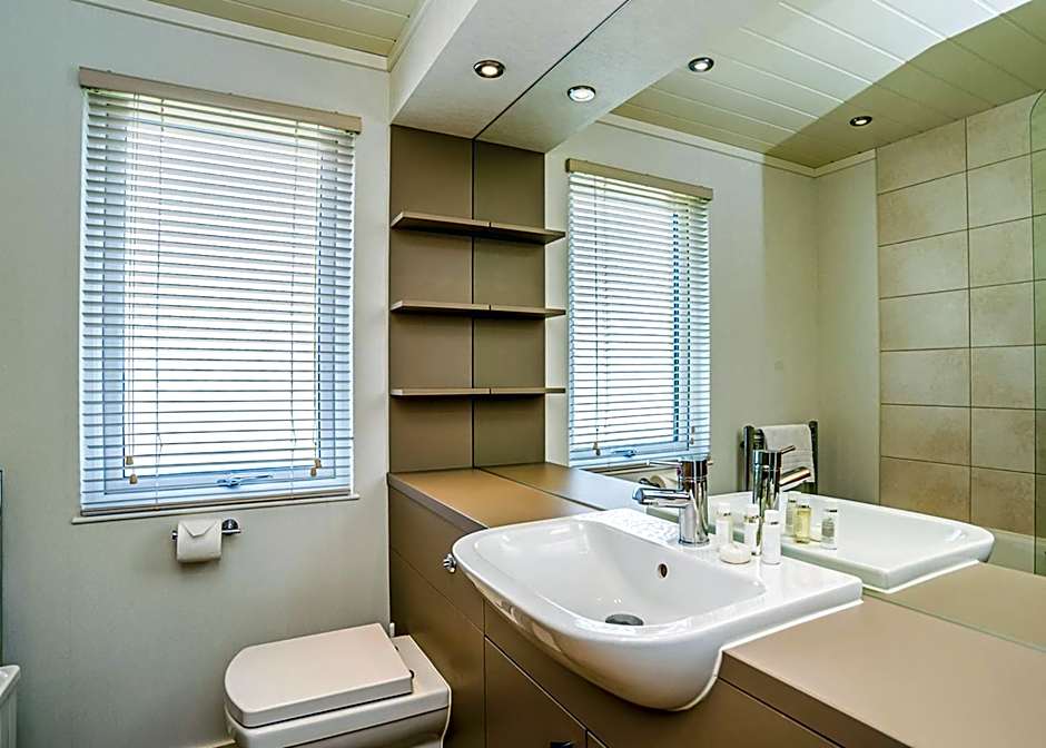 Woodside Coastal Retreat