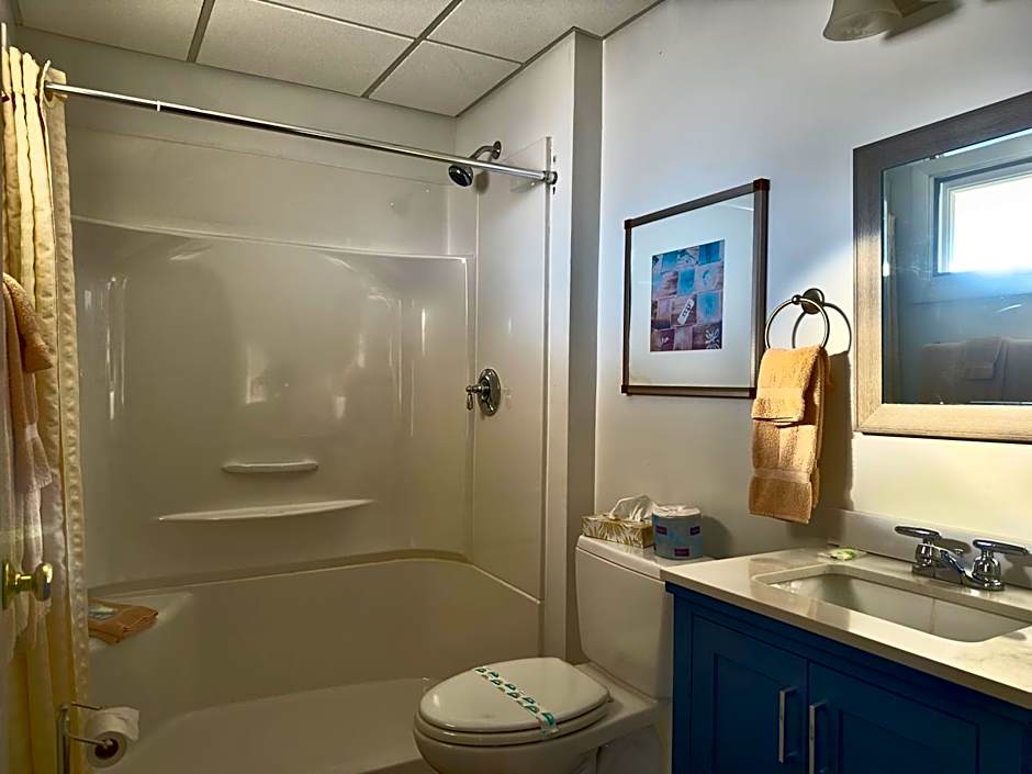 Colonial Valley Motel