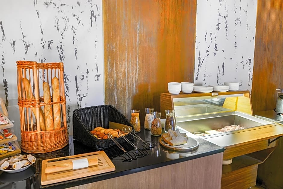 Neuchatel City Hotel