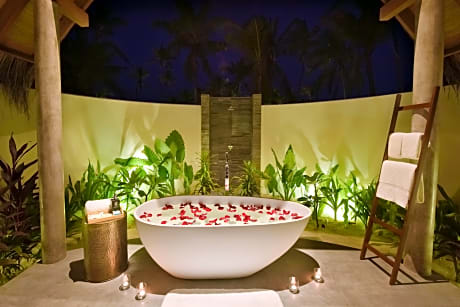 Pool Beach Villa Sunset (3 adults)