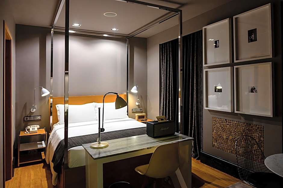 Browns Downtown Hotel