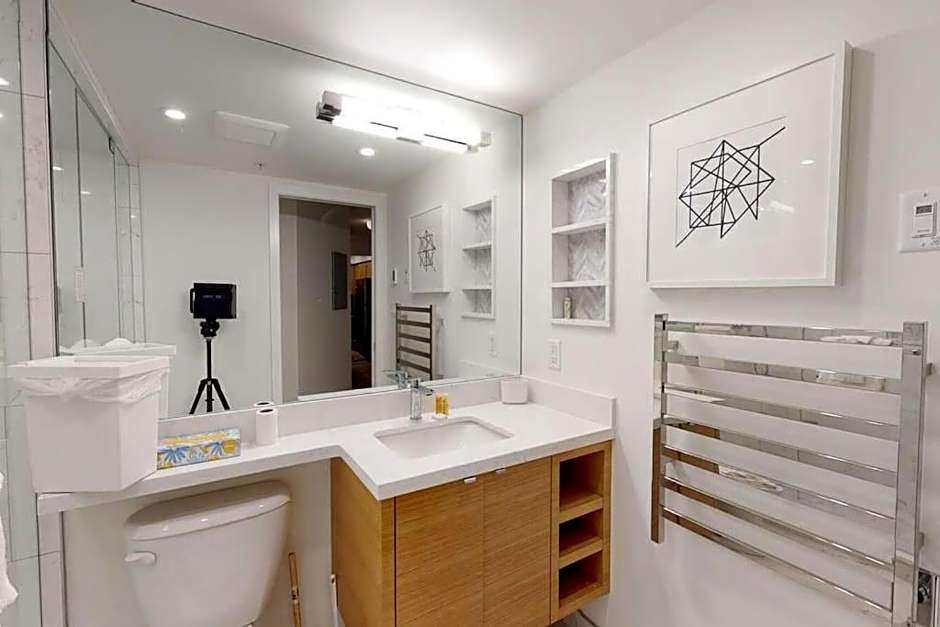 Ski inSki out - Steam shower - Roof top Hot tub- Air Conditioning