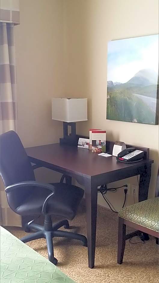Country Inn & Suites by Radisson, Minot, ND