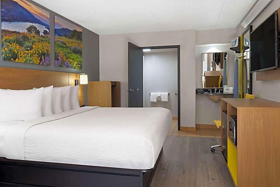 Days Inn by Wyndham Columbus Worthington