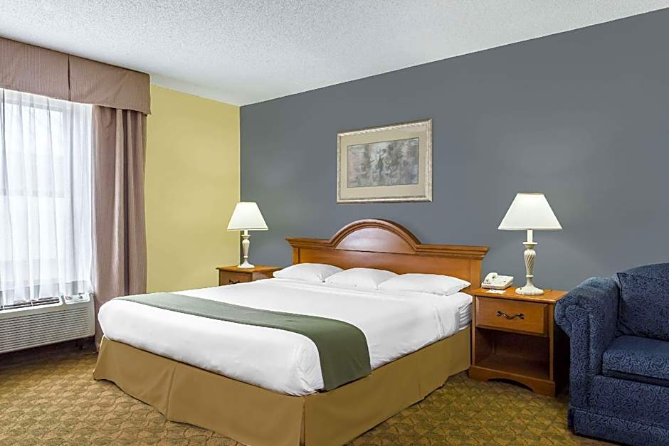 Photo 1 of 1 of 1 King Bed, Accessible, Smoking