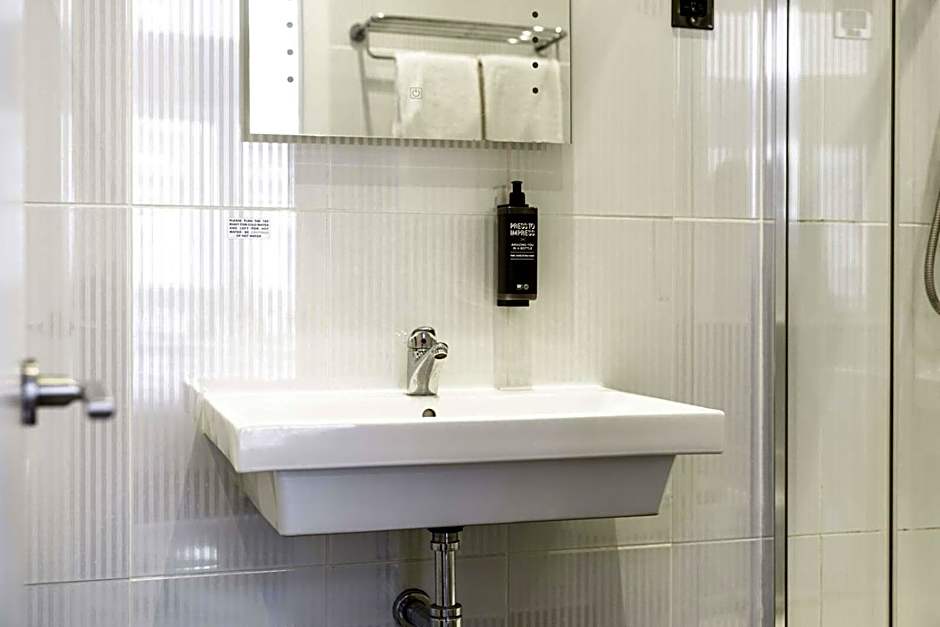 Heeton Concept Hotel - Kensington London