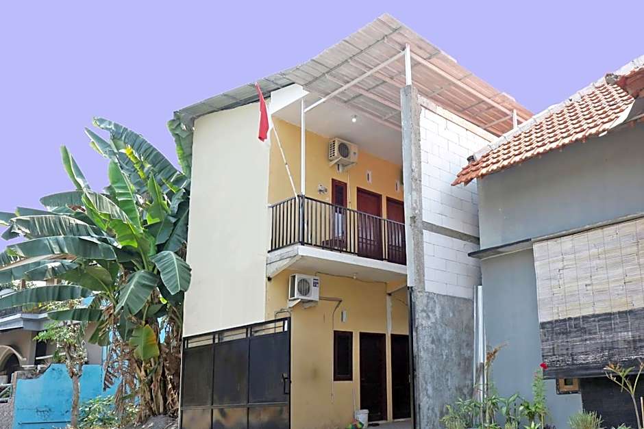 OYO Life 92925 Kost Bu Mala 2 Syariah