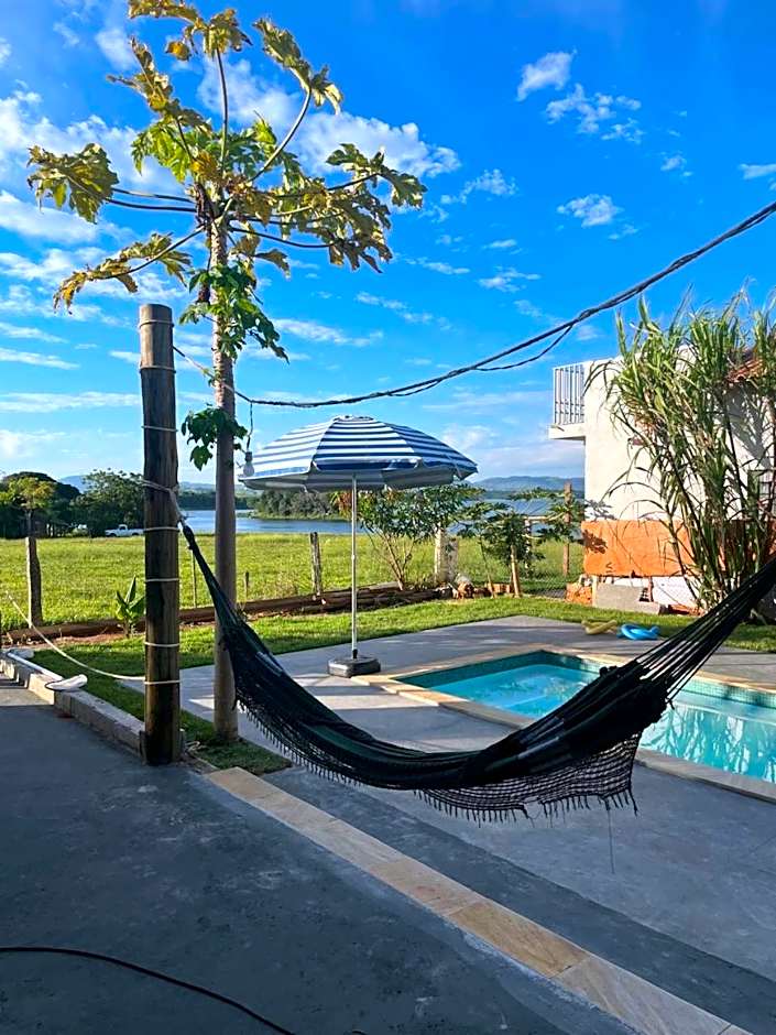 Casa com Piscina na Represa de Carlópolis