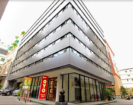 OYO 225 Premier Place Bangkok