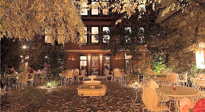 Kitapevi Hotel