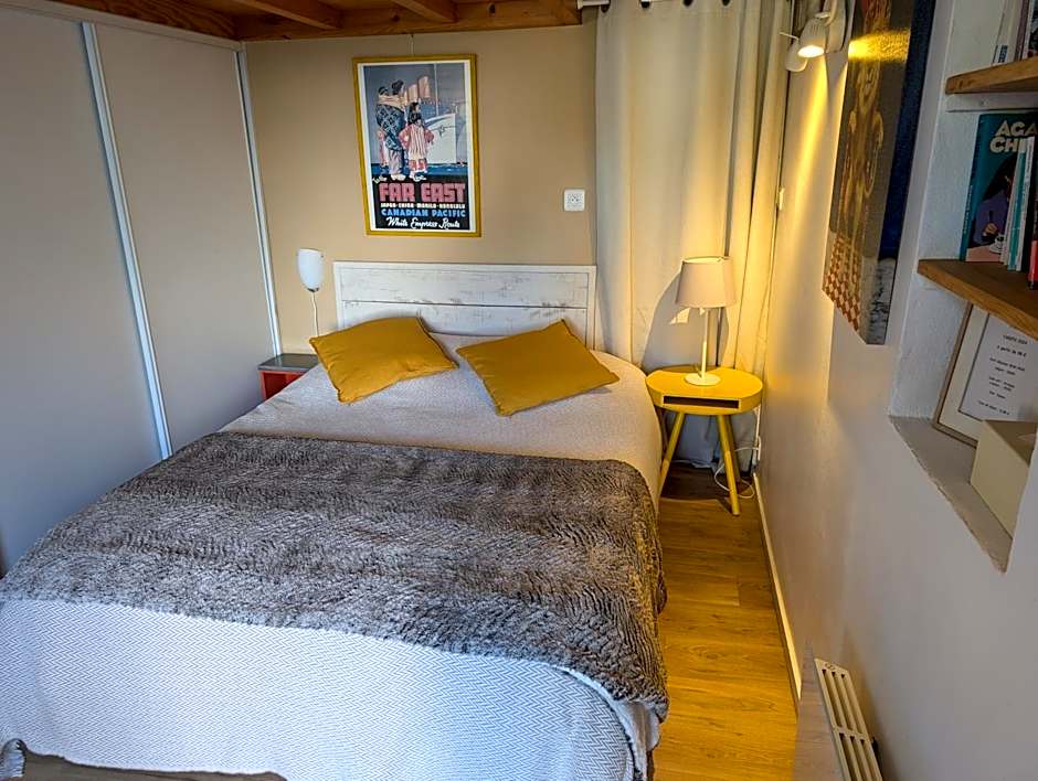 Les Yeux Bleus Bed & Breakfast