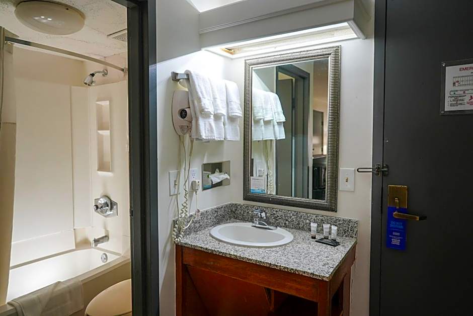 Ramada by Wyndham Tulsa Broken Arrow