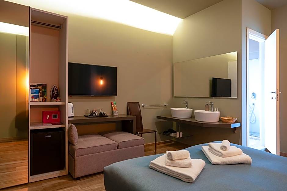 GOGO` Boutique Hotel