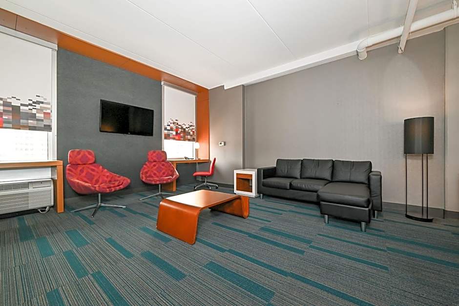 Aloft Charlotte City Center