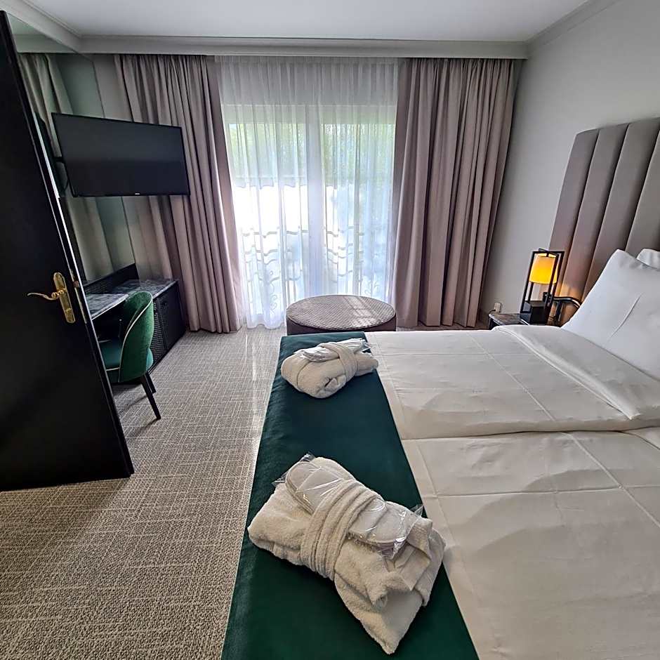 EVENTHOTEL PYRAMIDE & CONGRESS CENTER