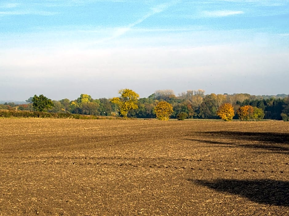 Field End House Strawberry Lane Meysey Hampton