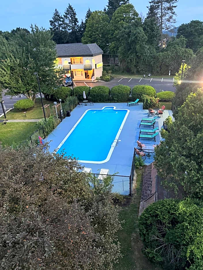 The Black Mountain Inn