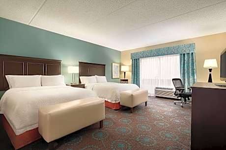 2 Queens Mobility/hearing Access Ri Shwr Ns Vis Firealrm/door/phn Alrt/hdtv Microwv/fridge/free Wi-f