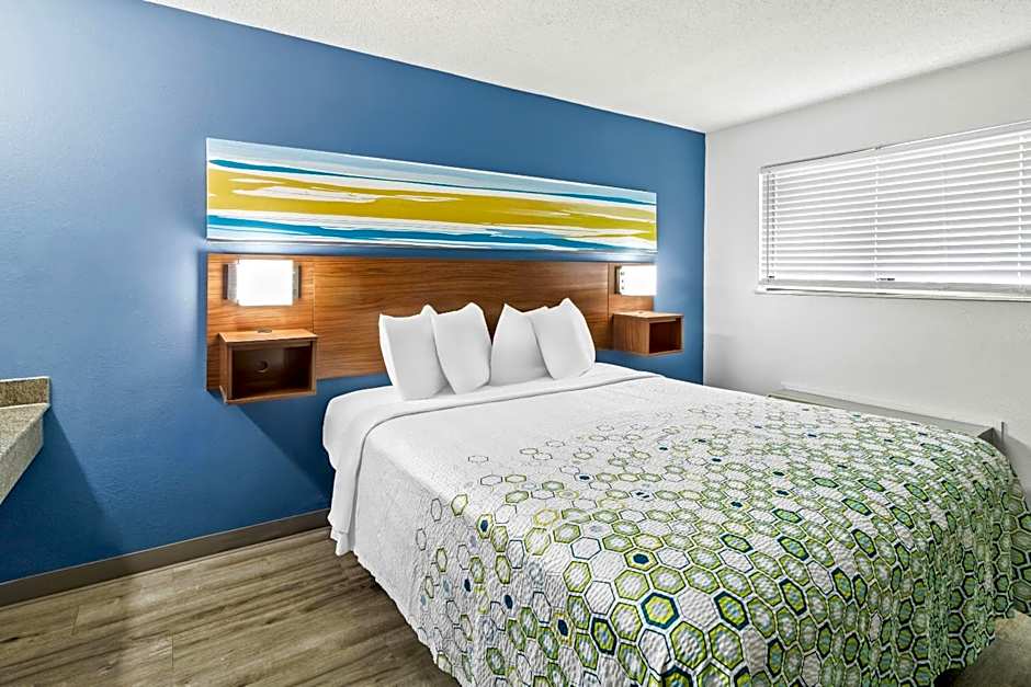 HomeTowne Studios Florence, KY-Cincinnati Airport