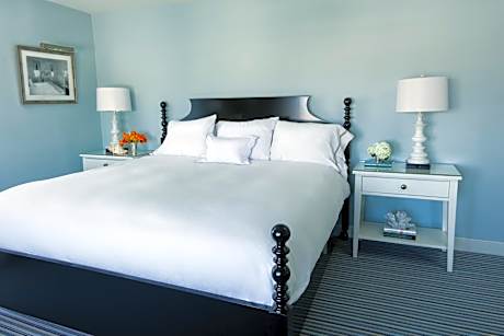 Deluxe King | Town Side