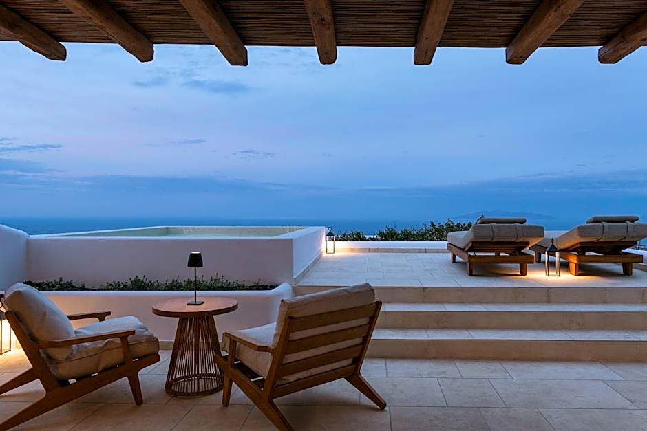 NĒRO Boutique Hotel