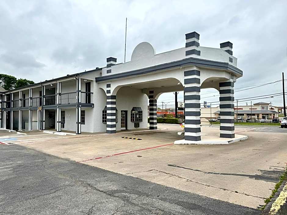 Sherman Inn