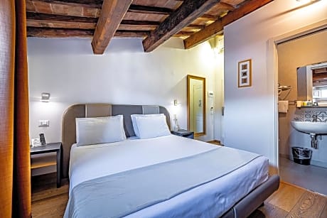 Double or Twin Room - Attic