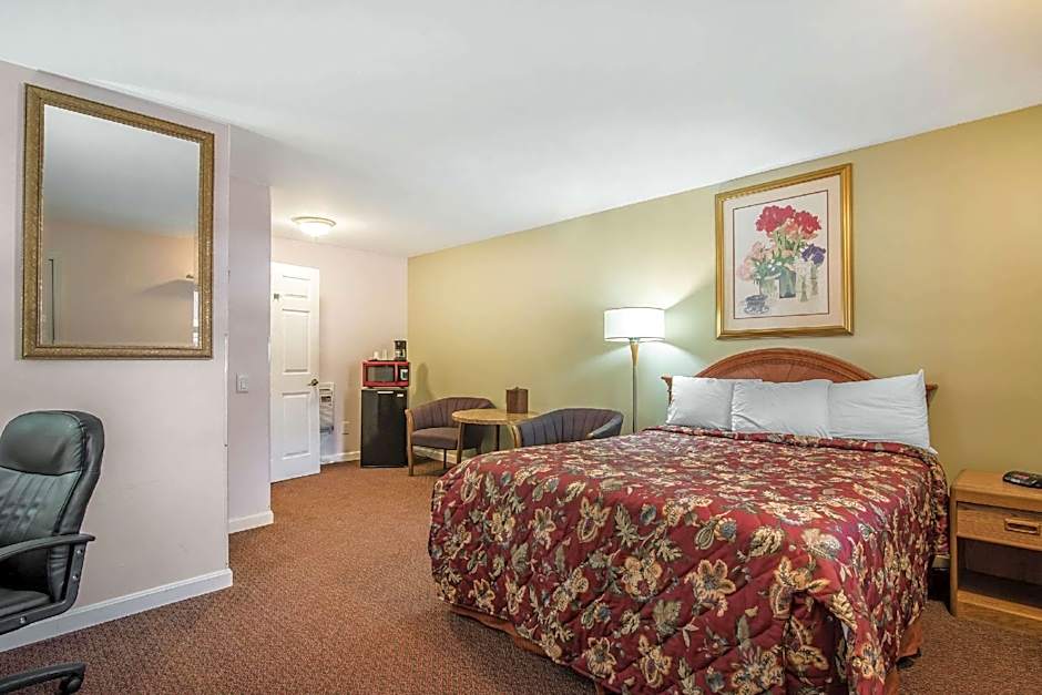 Rodeway Inn - Bellows Falls