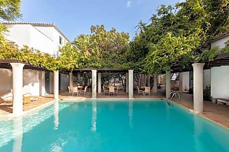 Bratsera Boutique Hotel