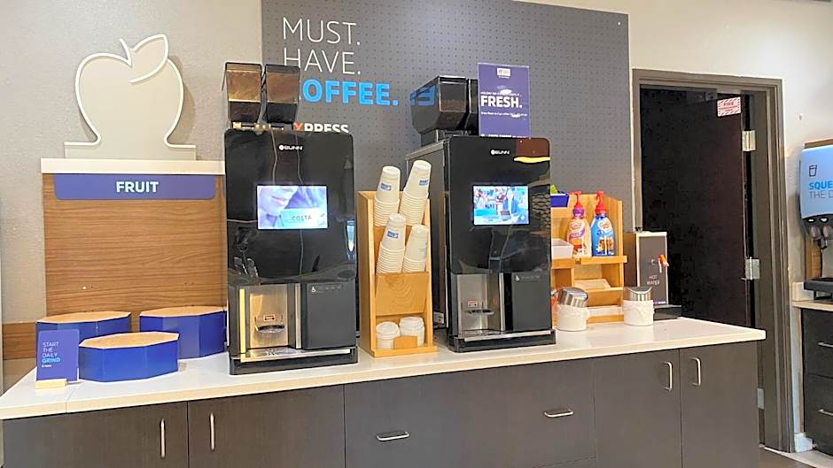 Holiday Inn Express Hotel & Suites North Kansas City By IHG